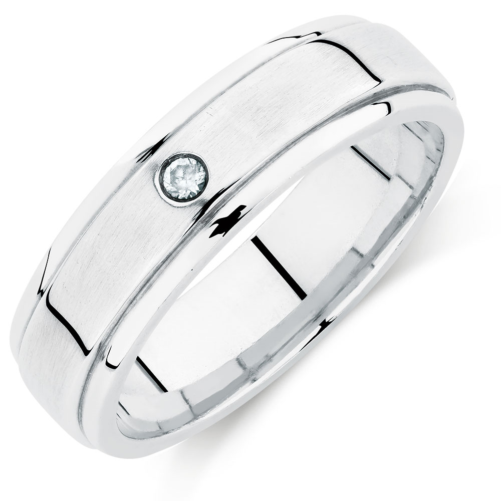 Men's Ring set with a Cubic Zirconia in Sterling Silver