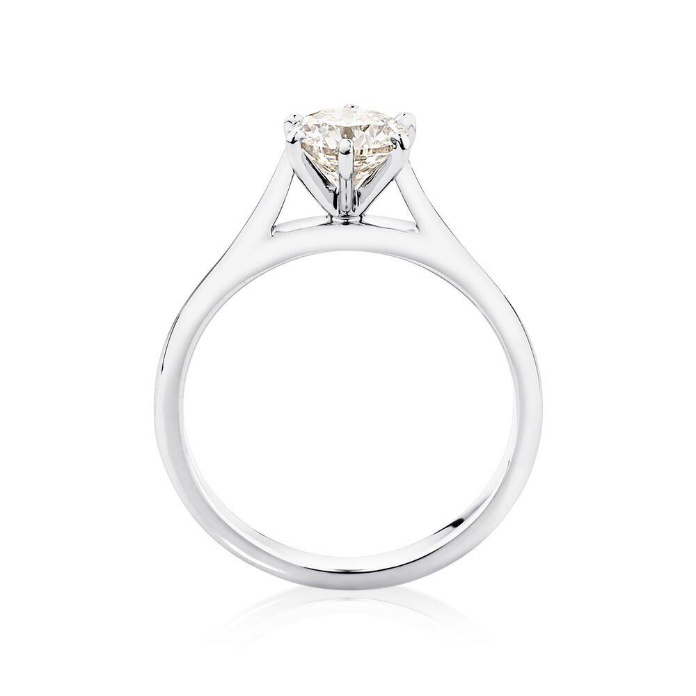 Solitaire Engagement Ring with 1 Carat 