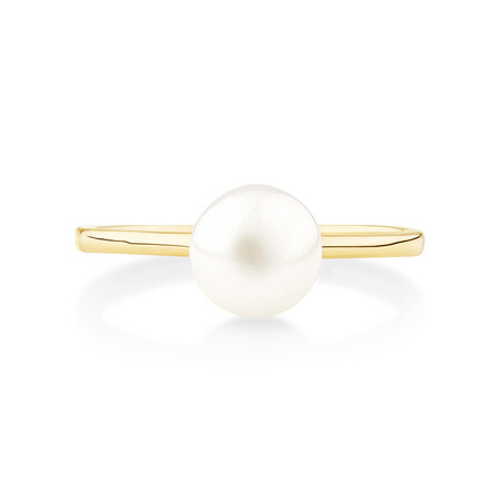 Ring with Cultured Freshwater Pearl in 10kt Yellow Gold Ring with Cultured Freshwater Pearl in 10kt Yellow Gold