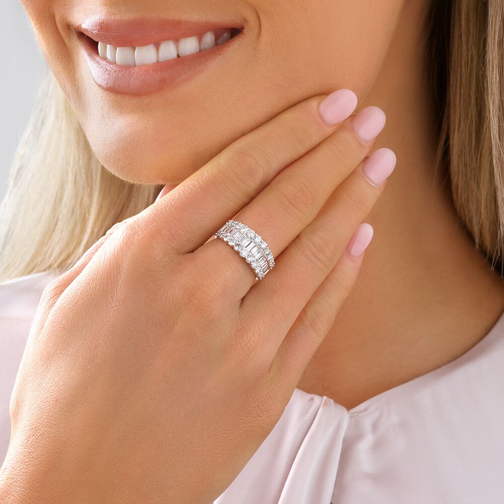 Michael hill 2 carat diamond top ring