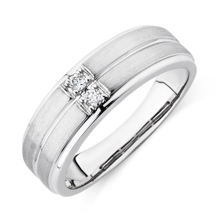Ring with Diamonds in 10kt White Gold