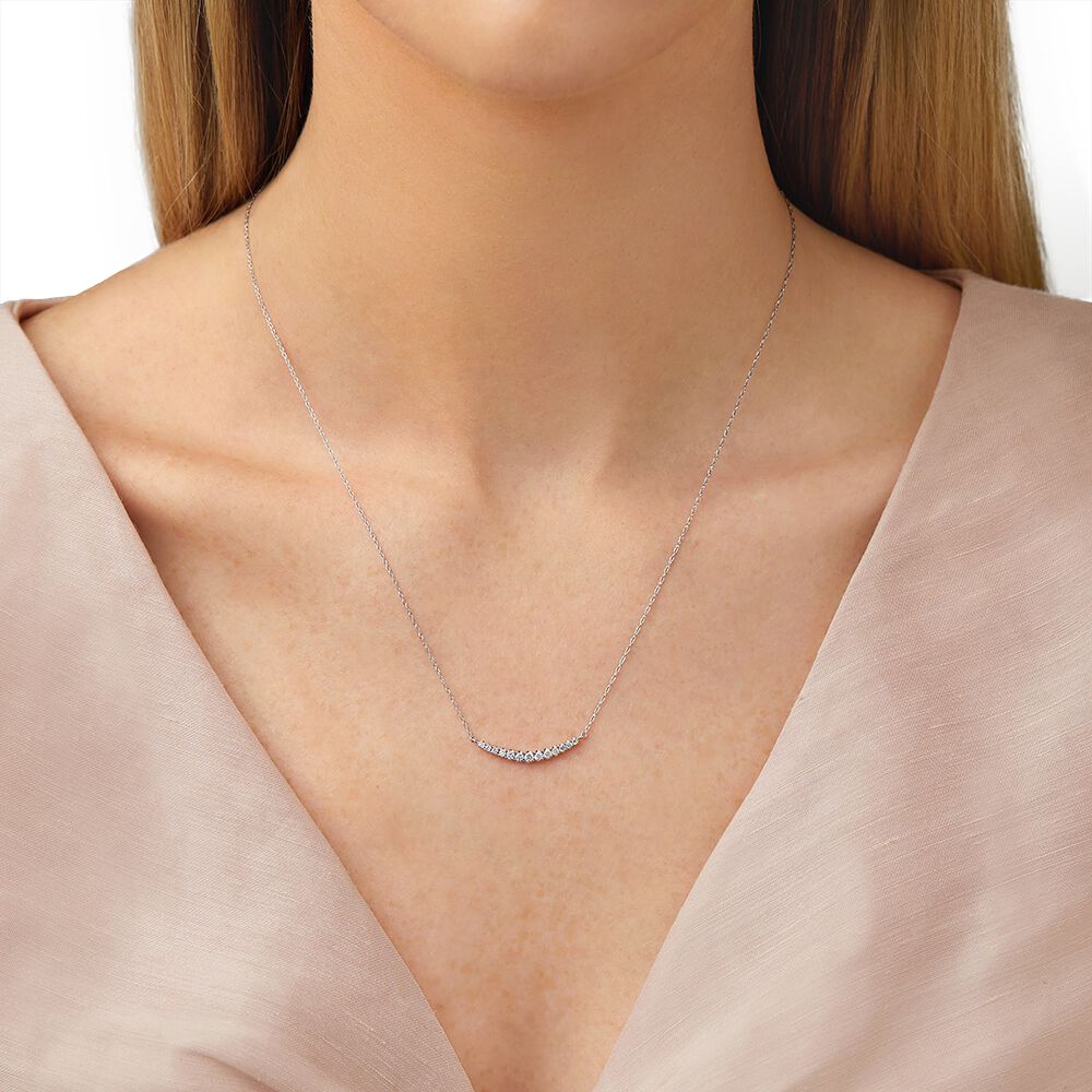Graduated Bar Necklace with 0.20 Carat 
