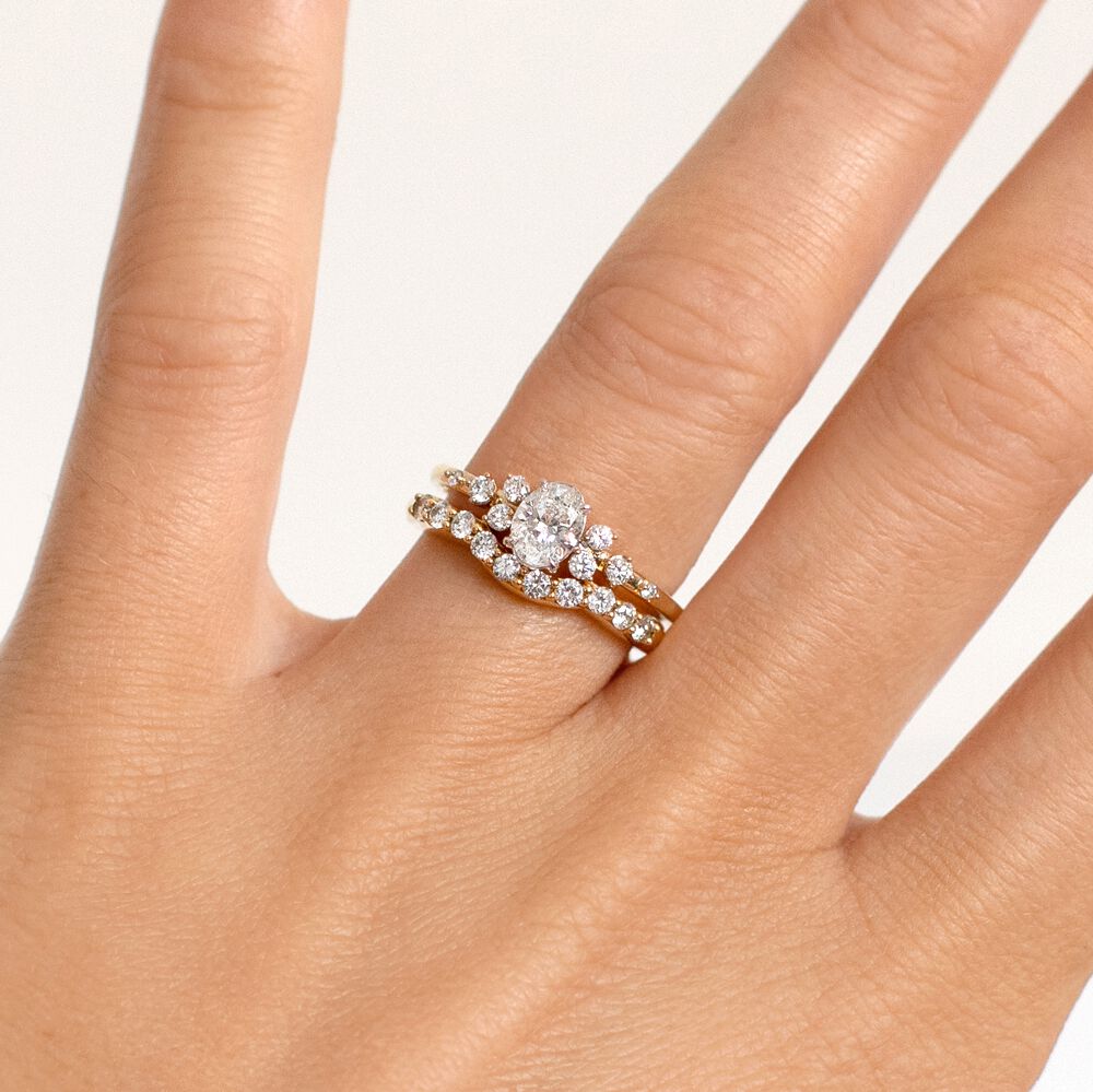 Oval Scatter Ring with 0.63 Carat TW of Diamonds in 14kt Yellow