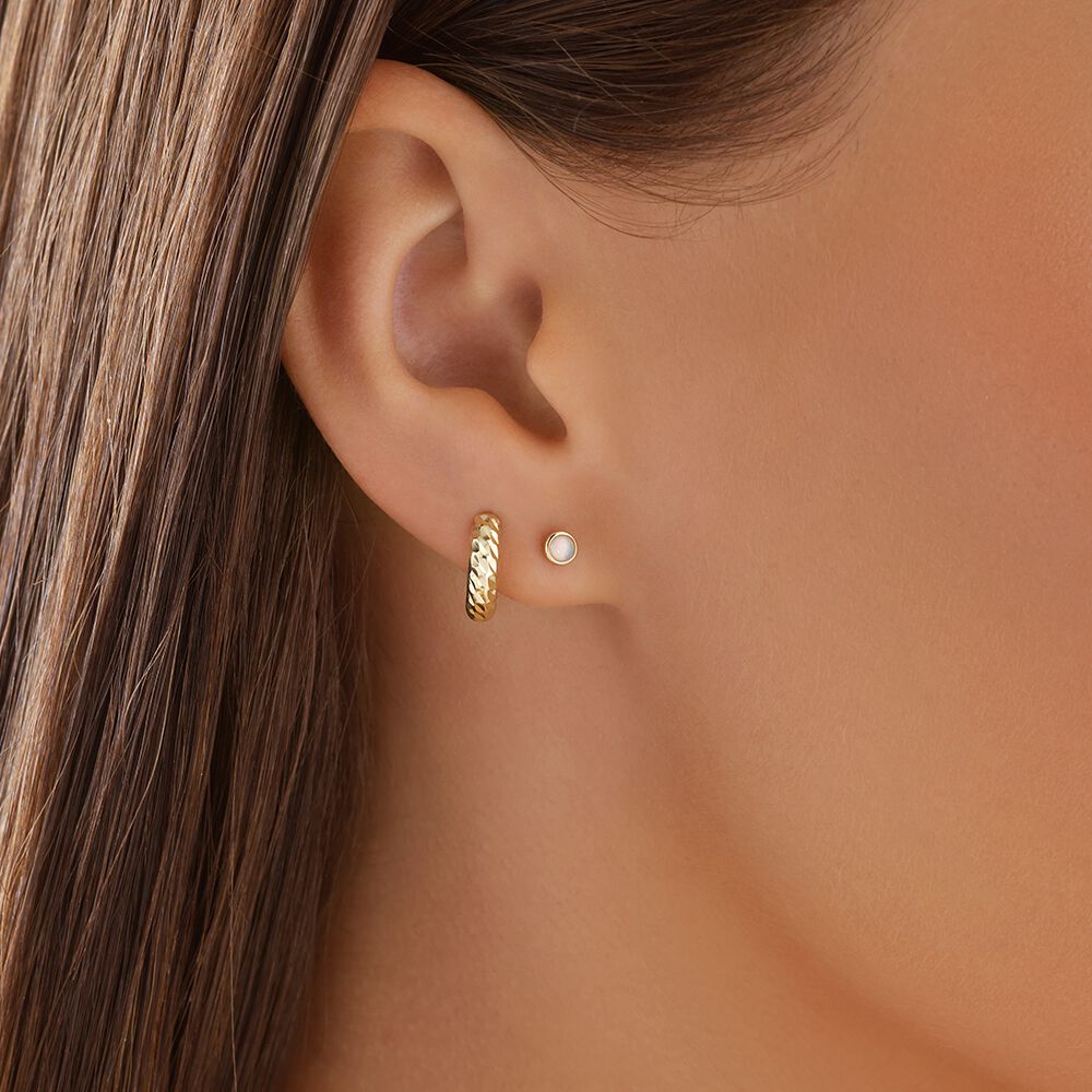 Stud Earrings with Opal in 10kt Gold