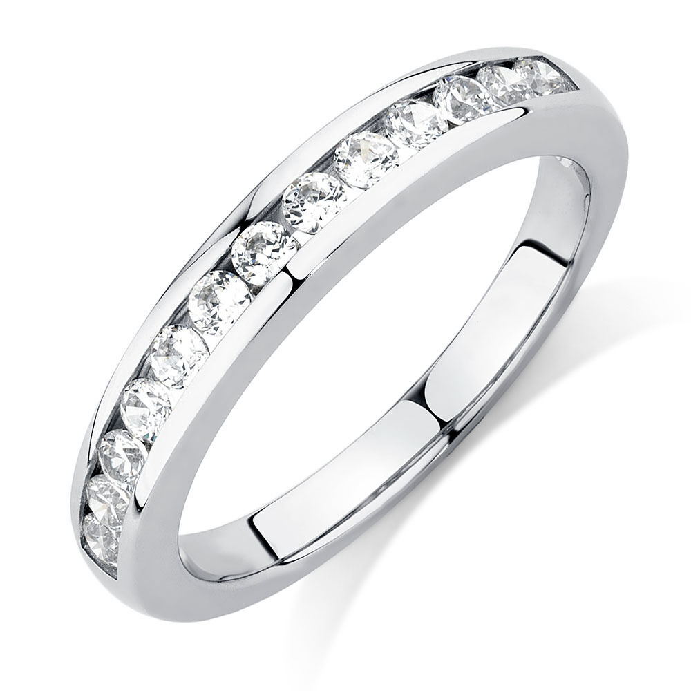 Ring with Cubic Zirconias in Sterling Silver