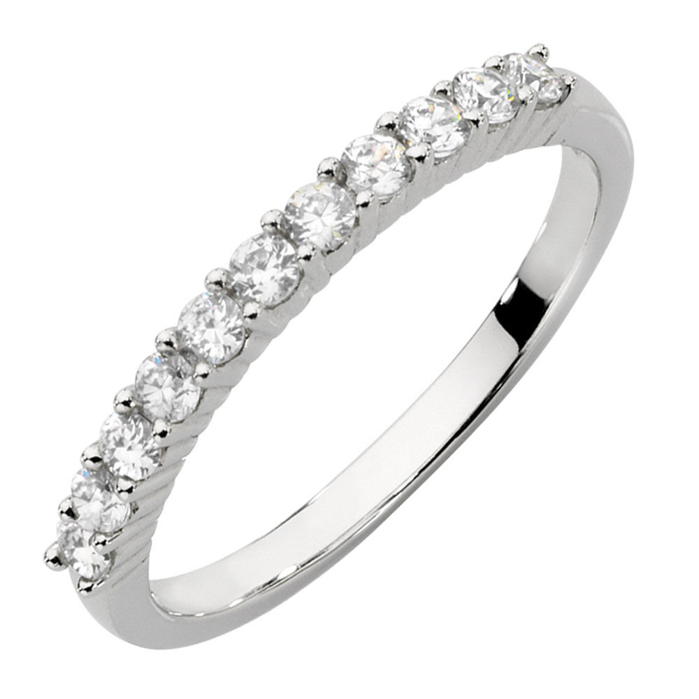 Ring with Cubic Zirconias in Sterling Silver