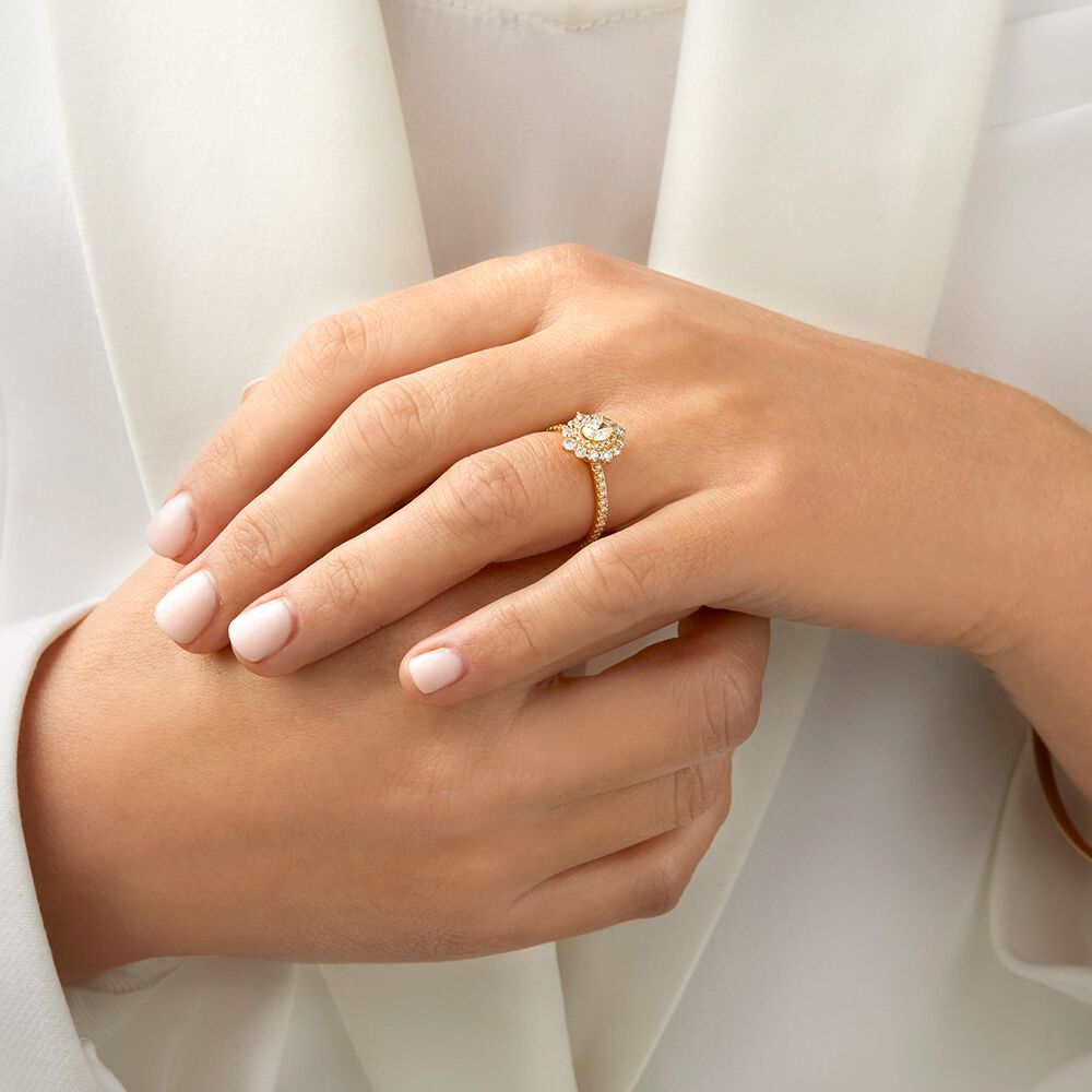 Sir Michael Hill Designer Oval Engagement Ring with 0.92 Carat TW Diamonds in 18kt Yellow Gold