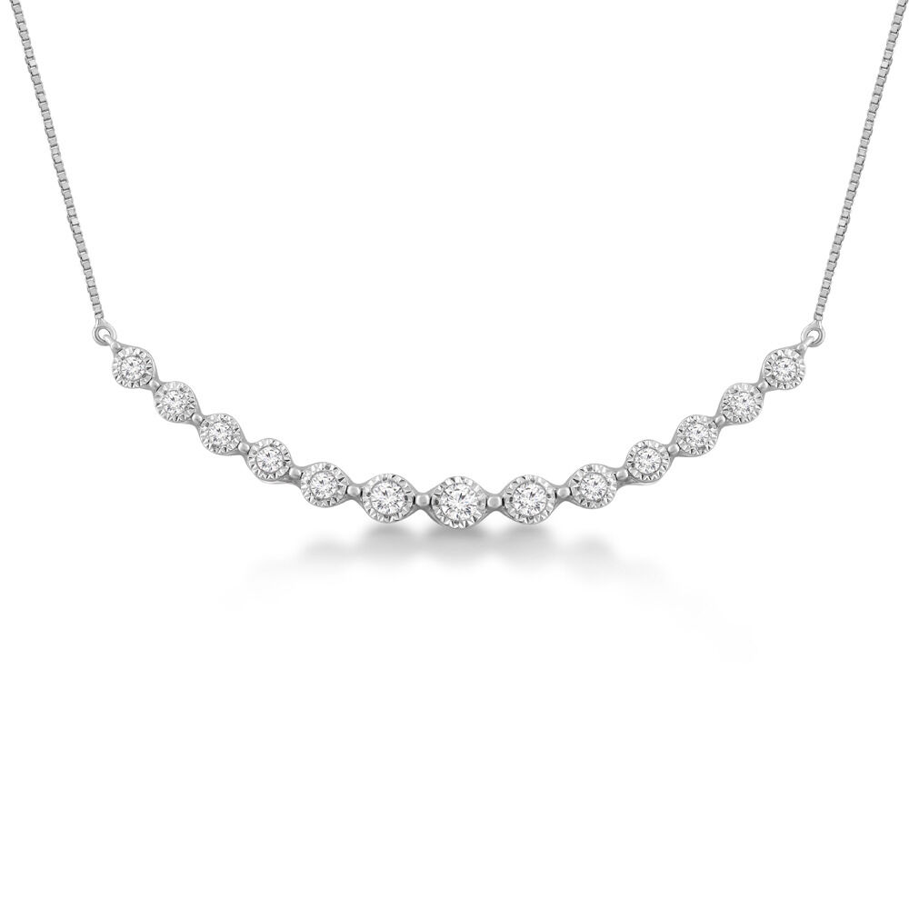 Bar Necklace with 0.25 Carat TW of 