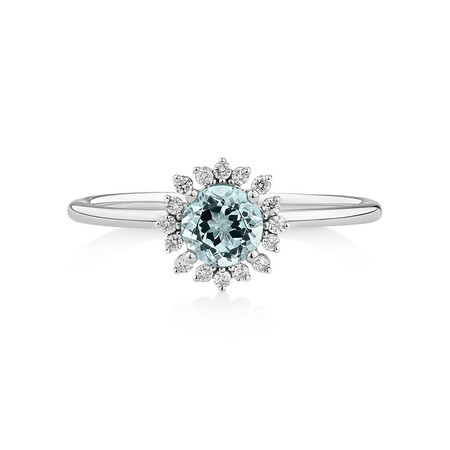 Ring with Aquamarine & Diamonds in 10kt White Gold Ring with Aquamarine & Diamonds in 10kt White Gold