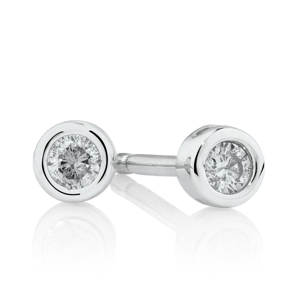 Round Stud Earrings with Diamonds in 