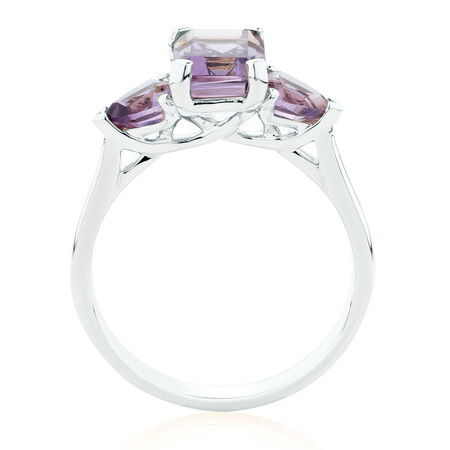 Ring with Amethyst in 10ct White Gold Ring with Amethyst in 10ct White Gold
