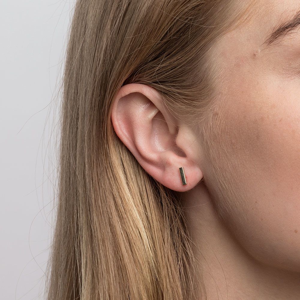 Bar Stud Earrings in 10ct Yellow Gold