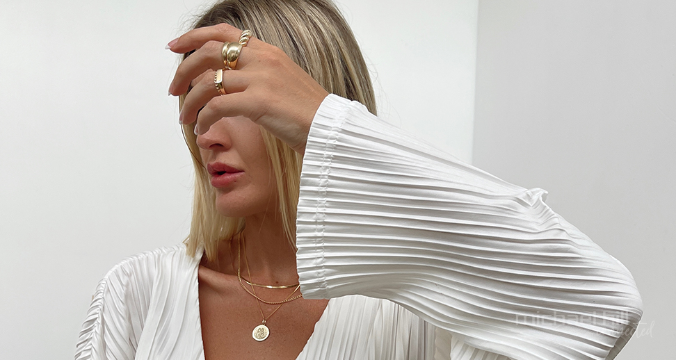 Bold in Gold: How to Style Gold Jewellery Bold in Gold: How to Style Gold Jewellery
